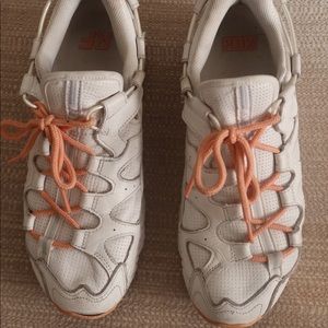 Ronnie Fieg x Gel Mai ‘Salmon’